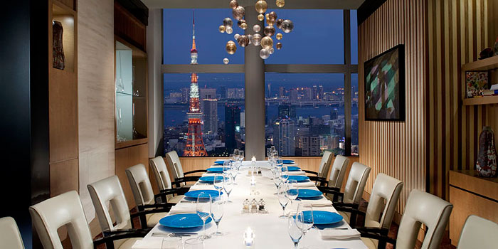 アジュール　フォーティーファイブ／ザ・リッツ・カールトン東京 画像3 夜景が見えるレストラン