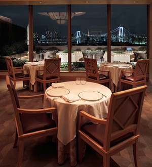 Continental Restaurant Terrace on・the・Bay／ホテル日航東京 画像3 夜景が見えるレストラン