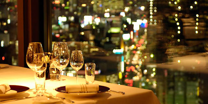 フレンチファインダイニング　シグネチャー／マンダリン オリエンタル 東京 画像1 夜景が見えるレストラン