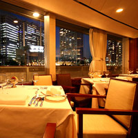 クリスタル ヨット クラブ 画像3 夜景が見えるレストラン
