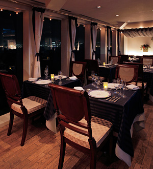 ヴァンテアンクルーズ 画像2 夜景が見えるレストラン