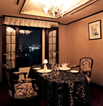 ヴァンテアンクルーズ 画像3 夜景が見えるレストラン