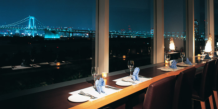 地中海料理 オーシャン ダイニング／ホテル日航東京 画像1 夜景が見えるレストラン
