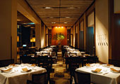 オーク ドア / グランド ハイアット 東京 画像3 夜景が見えるレストラン