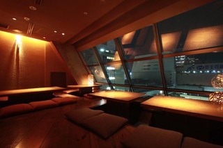 Ｄｙｎａｍｉｃ　Ｋｉｔｃｈｅｎ　＆　Ｂａｒ　響　新宿ＮＯＷＡビル店 画像3 夜景が見えるレストラン