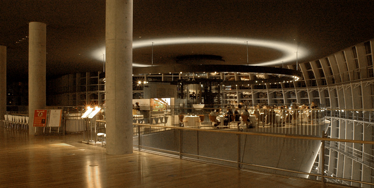 ブラッスリー ポール・ボキューズ ミュゼ 画像3 夜景が見えるレストラン