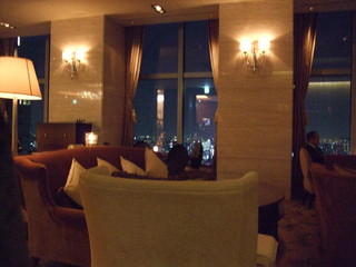 ザ・ロビーラウンジ／シャングリ・ラ ホテル 東京 画像2 夜景が見えるレストラン
