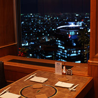 新宿 瀬里奈 画像3 夜景が見えるレストラン